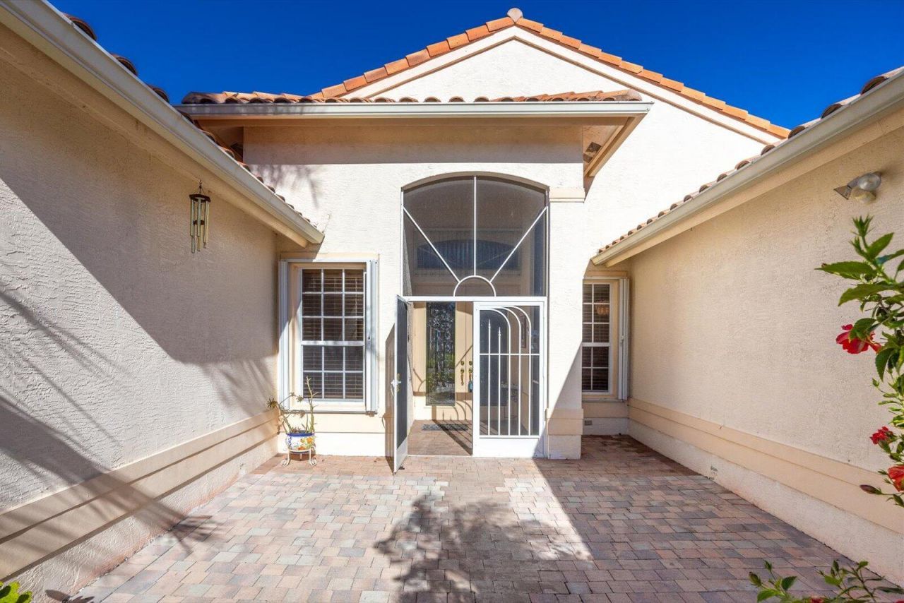 486 Blue Lake Drive, Port Saint Lucie, FL 34986 Photo