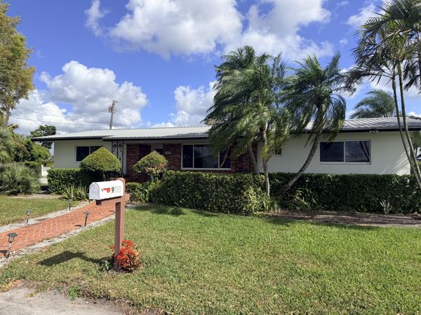 955 NW 4th St Street, Belle Glade, FL 33430