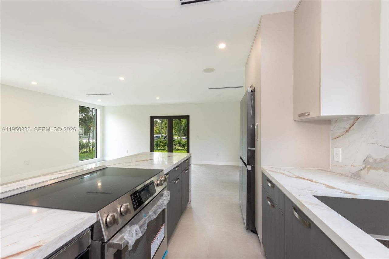 101 SW 25th Rd, Miami, FL 33129 Photo