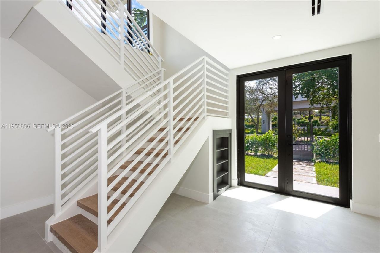 101 SW 25th Rd, Miami, FL 33129 Photo