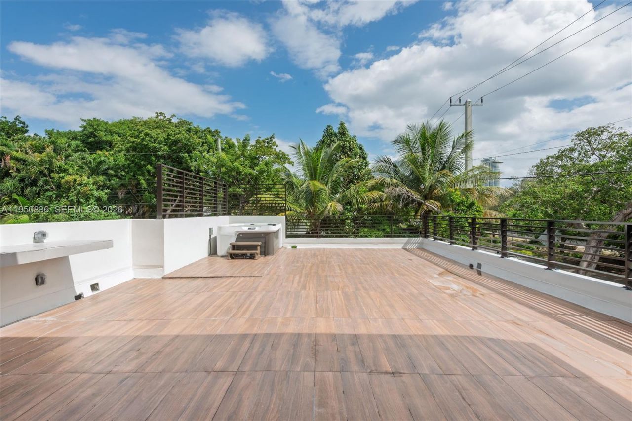 101 SW 25th Rd, Miami, FL 33129 Photo