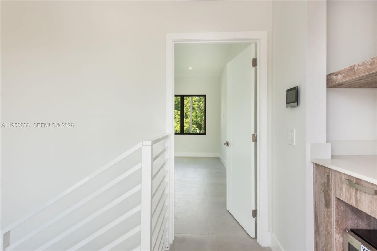 101 SW 25th Rd, Miami, FL 33129 Photo