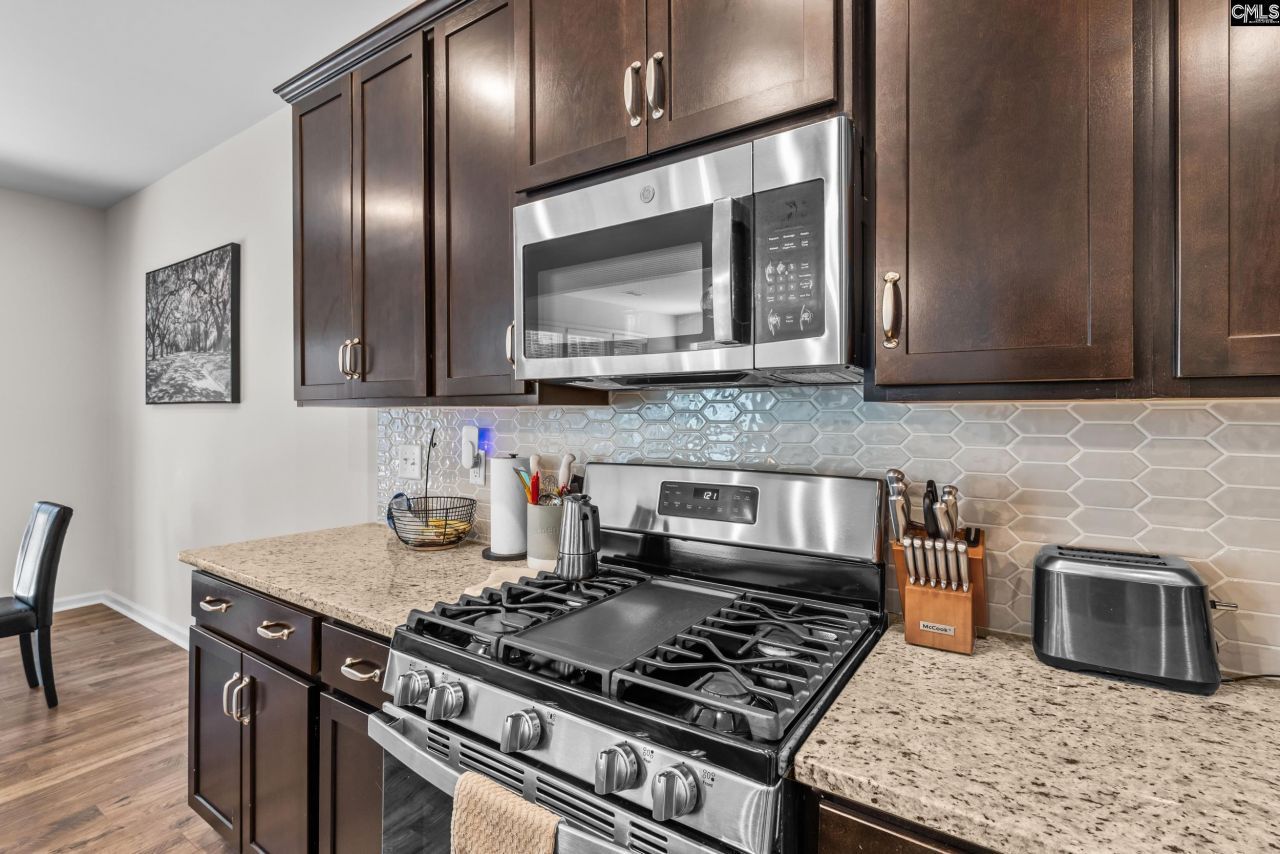 1145 Crescent Moon Loop Photo 12