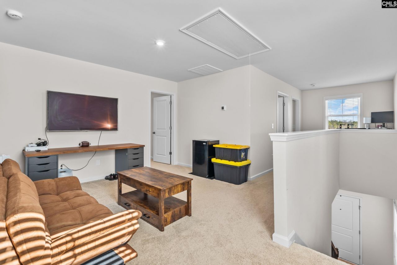 1145 Crescent Moon Loop Photo 14