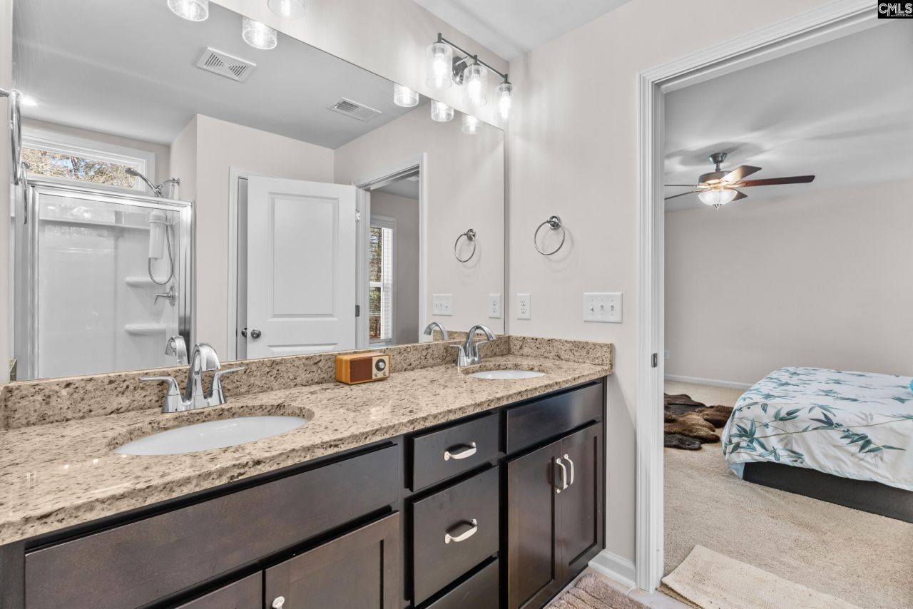 1145 Crescent Moon Loop Photo 20