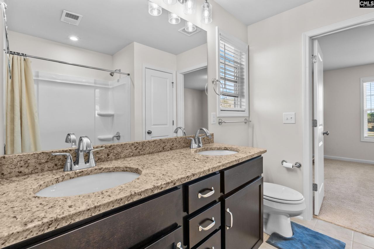 1145 Crescent Moon Loop Photo 25