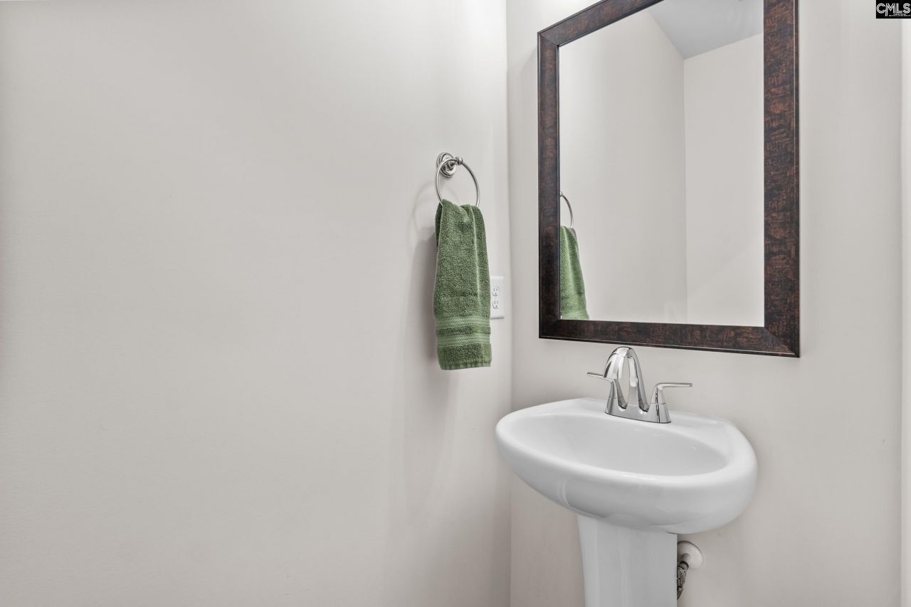 1145 Crescent Moon Loop Photo 28