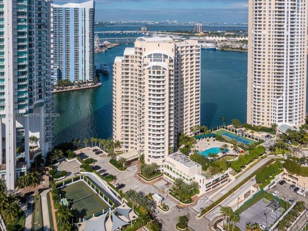 888 Brickell Key Dr, Unit 210, Miami, FL 33131