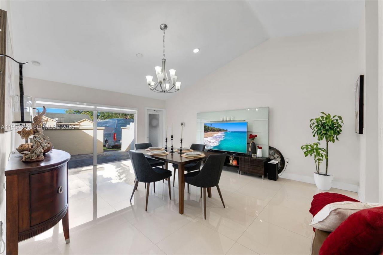 3246 NW 204th Ter , Miami Gardens, FL 33056 Photo