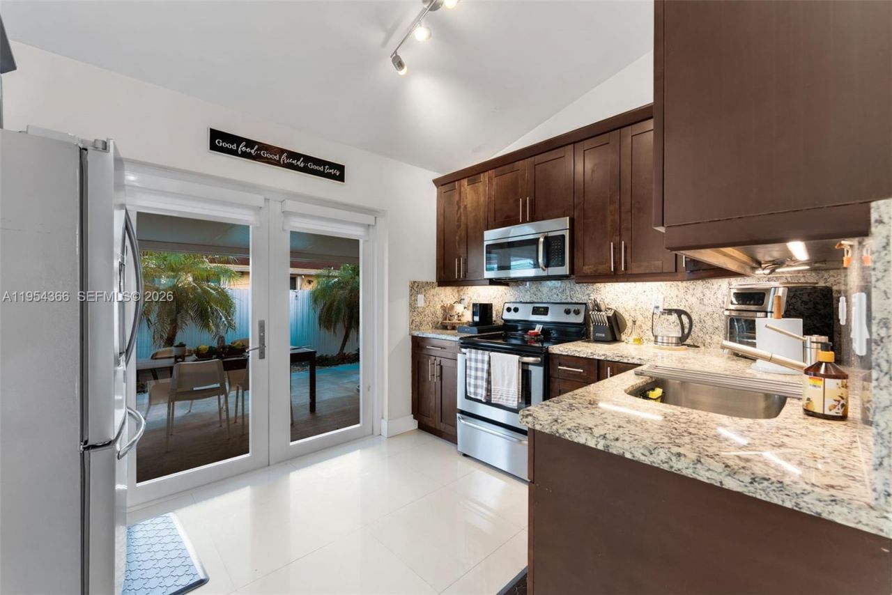 3246 NW 204th Ter , Miami Gardens, FL 33056 Photo