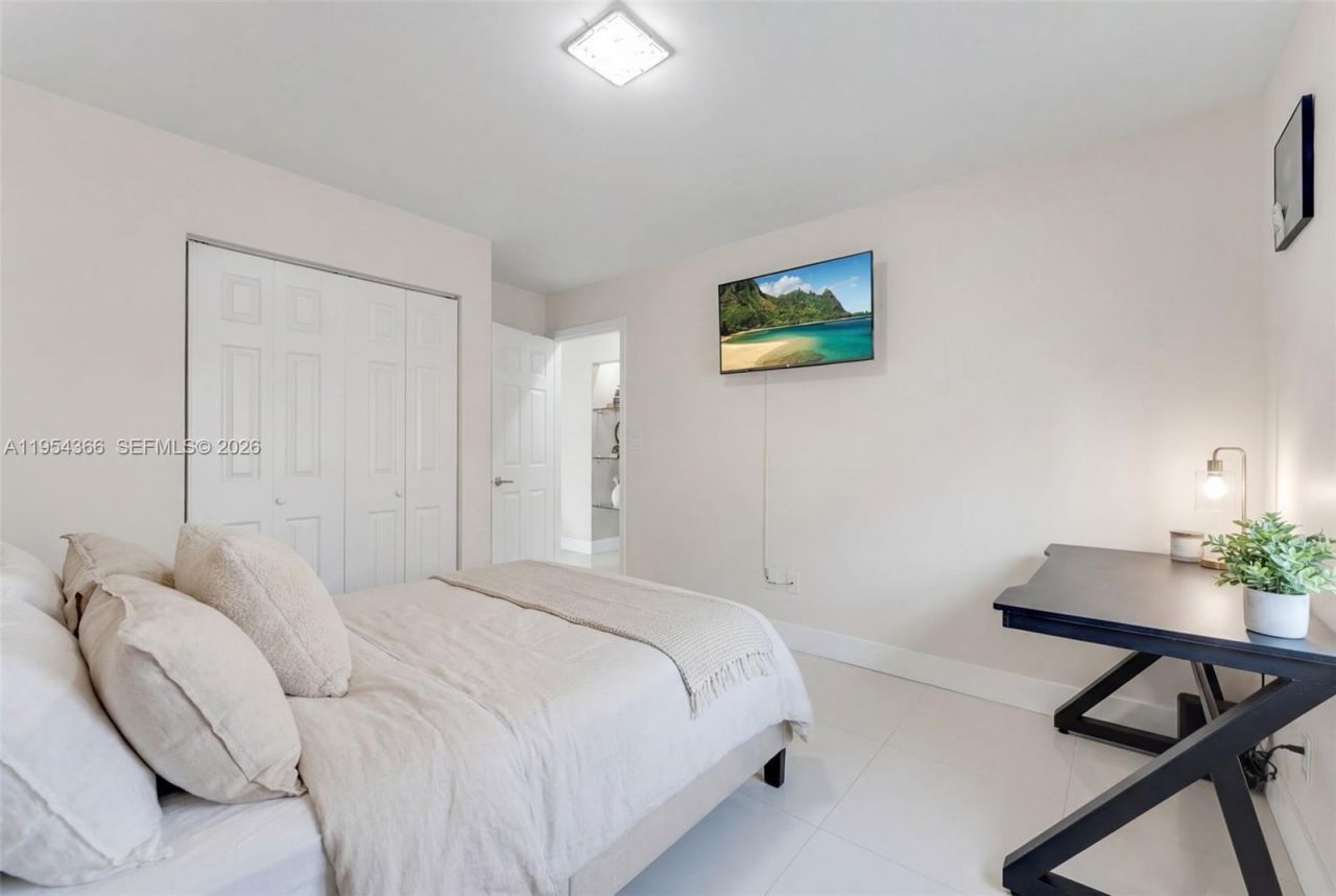 3246 NW 204th Ter , Miami Gardens, FL 33056 Photo