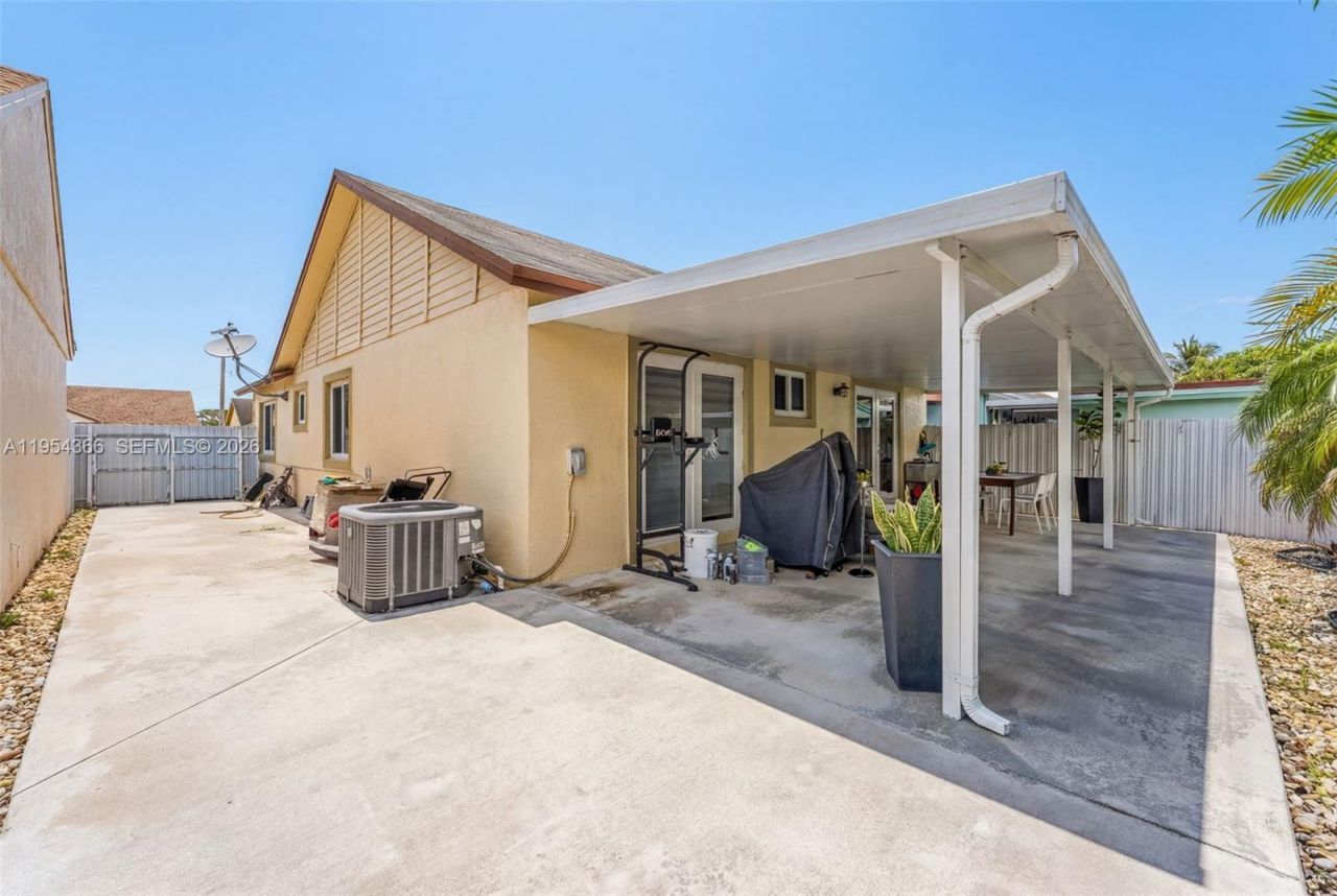 3246 NW 204th Ter , Miami Gardens, FL 33056 Photo