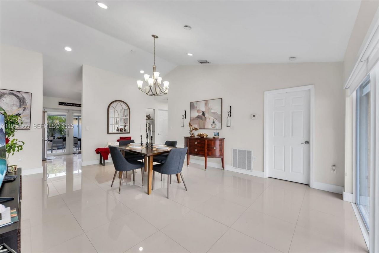 3246 NW 204th Ter , Miami Gardens, FL 33056 Photo