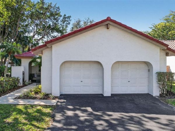 2141 Austin, Weston, FL 33326