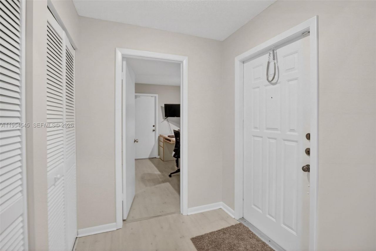 2141 Austin, Weston, FL 33326 Photo