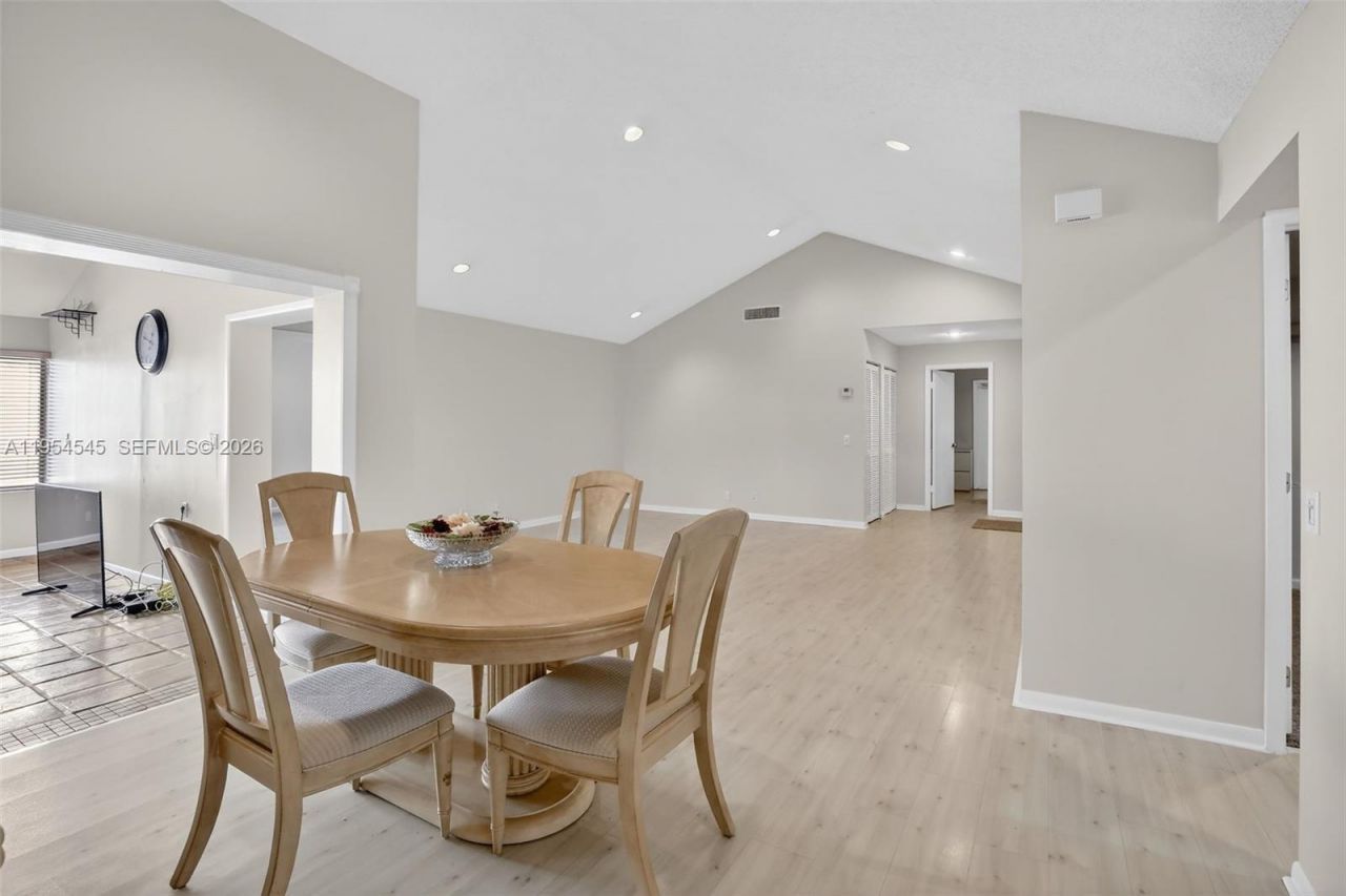 2141 Austin, Weston, FL 33326 Photo