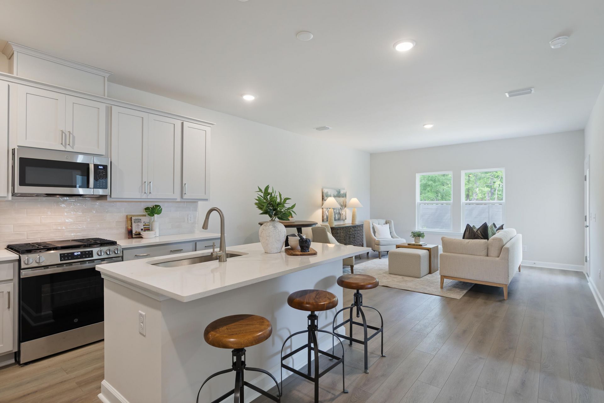 902 Dusk Drive Photo 5