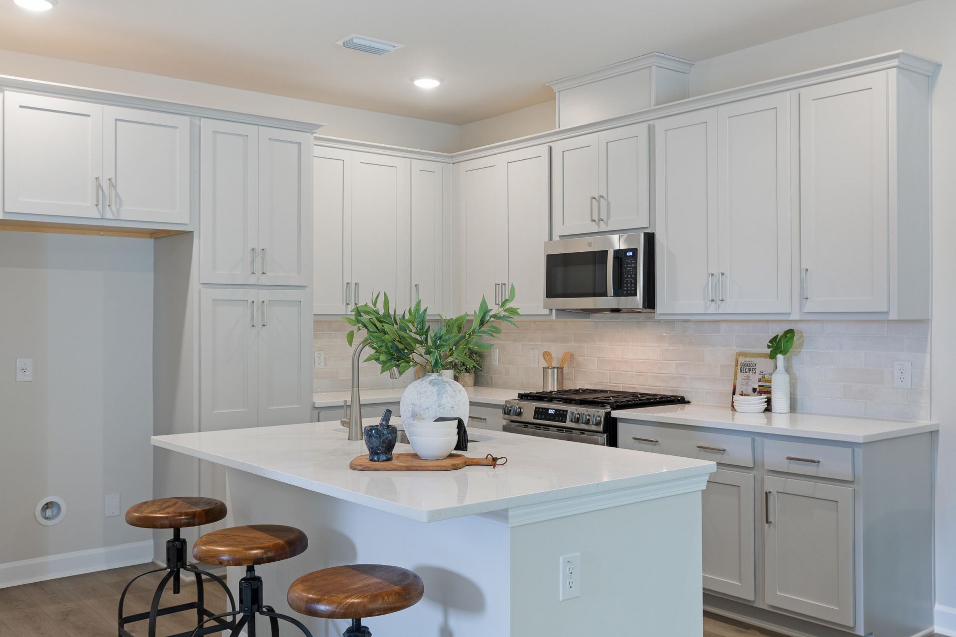 902 Dusk Drive Photo 6