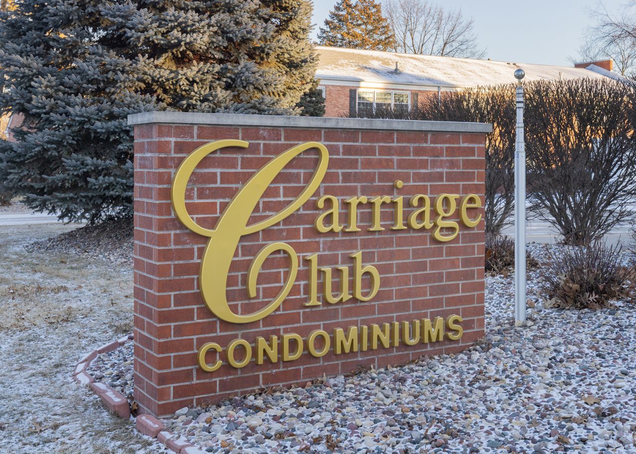 3215 E Locust Street, Unit A2-23, Davenport, IA 52803 Main Photo