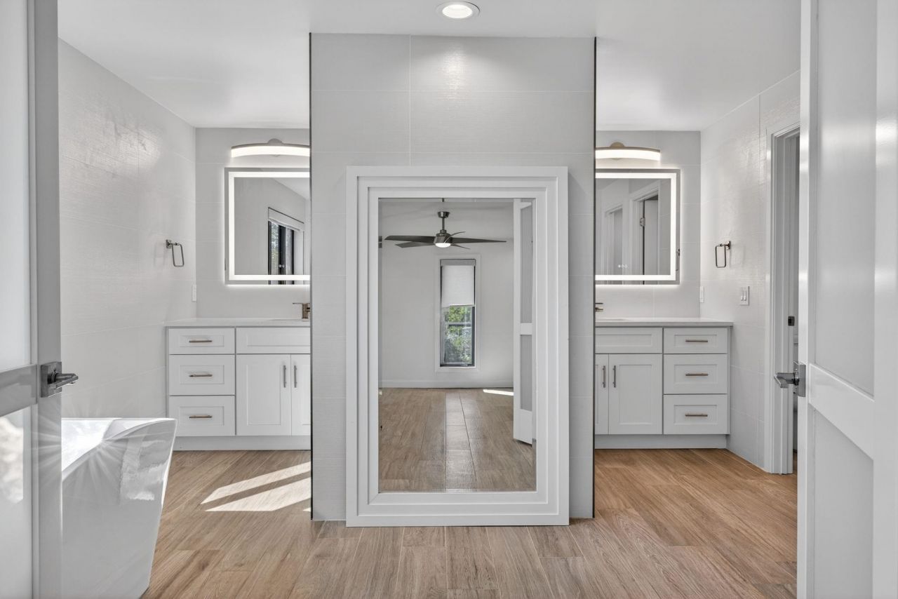 1211 Periwinkle Way, Sanibel, FL 33957 Photo