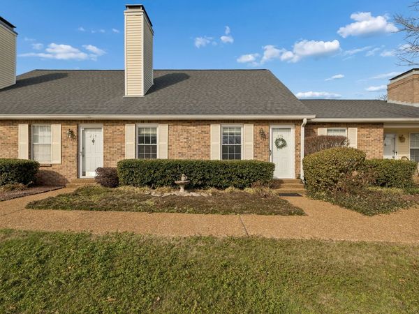 215 Cumberland Trce, Nashville, TN 37214