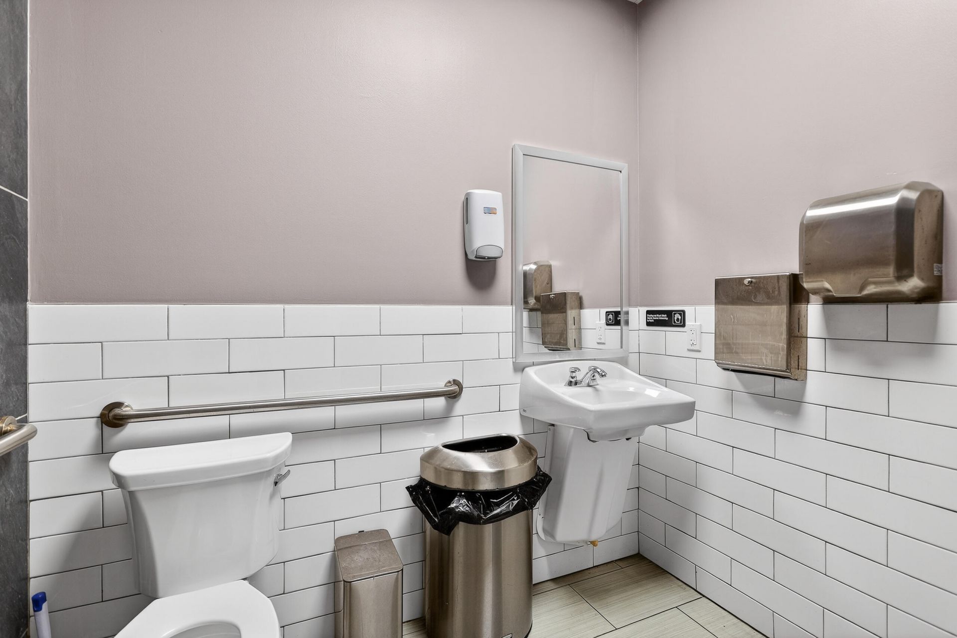 2890 W New Haven Avenue, Melbourne, FL 32904 Photo