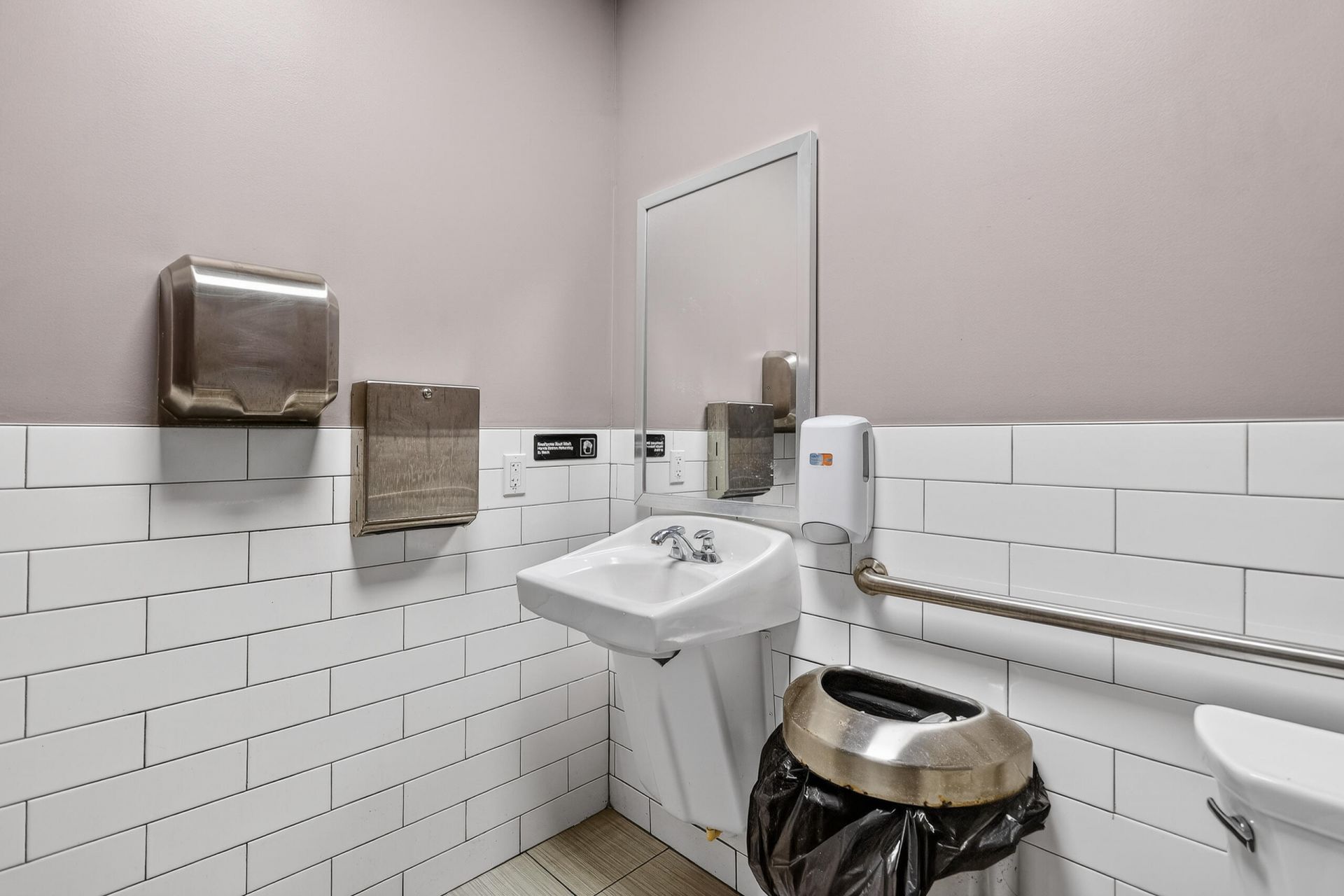 2890 W New Haven Avenue, Melbourne, FL 32904 Photo