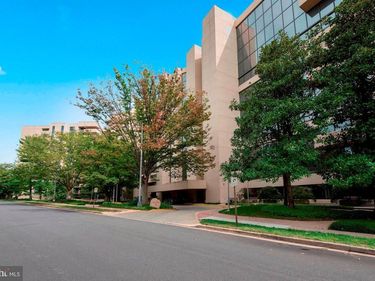 1101 S ARLINGTON RIDGE ROAD, Unit 902, ARLINGTON, VA 22202