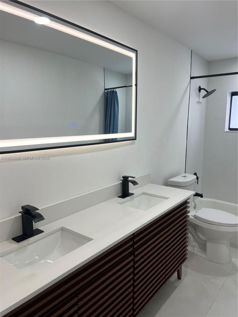 601 NW 198th St, Miami Gardens, FL 33169 Photo