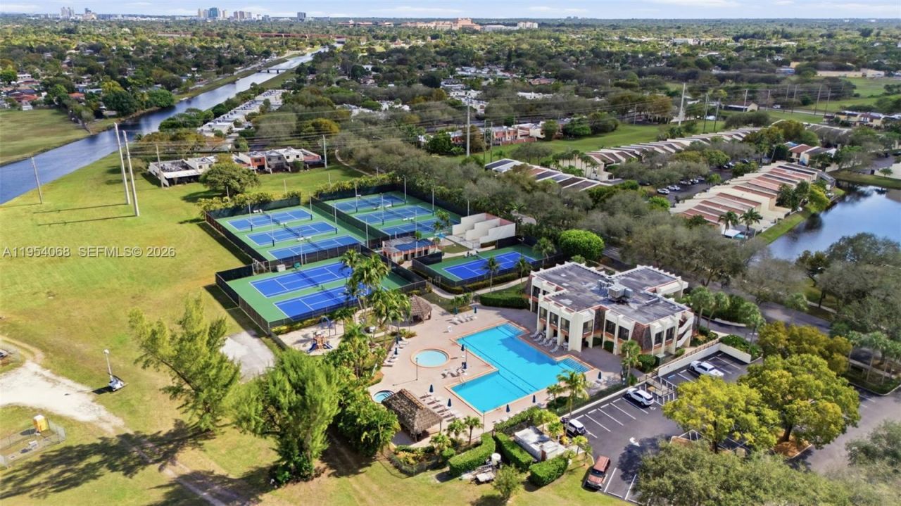 7855 SW 106th Ave, Miami, FL 33173 Photo