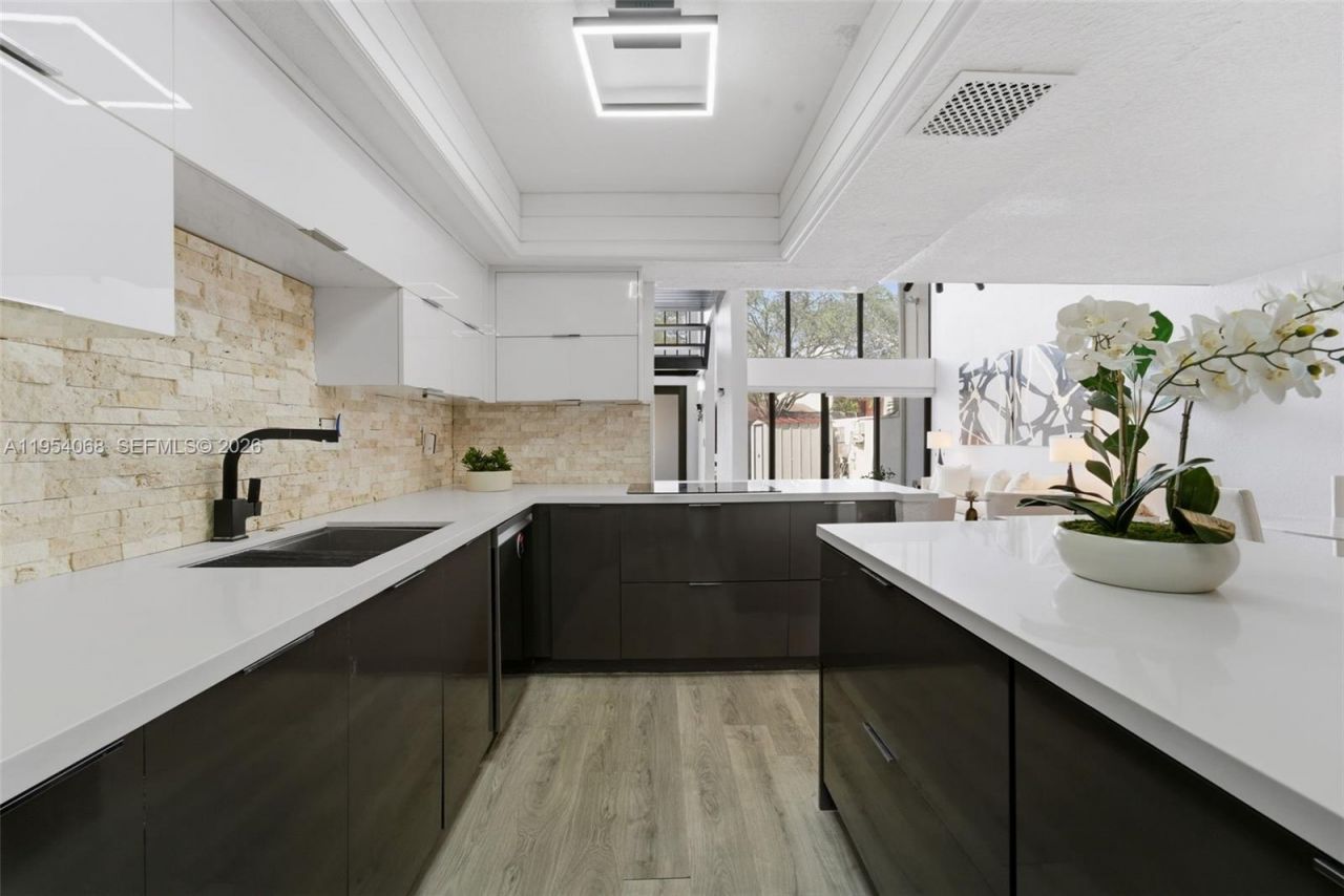 7855 SW 106th Ave, Miami, FL 33173 Photo