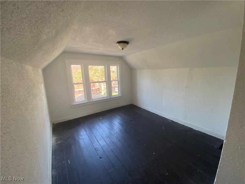 10702 Lamontier Avenue, Cleveland, OH 44104 Photo 25