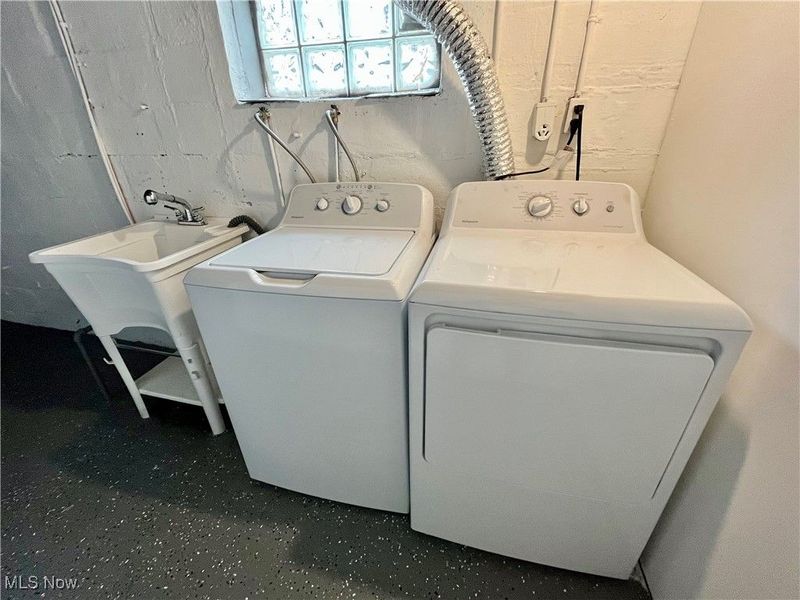 10702 Lamontier Avenue, Cleveland, OH 44104 Photo 27