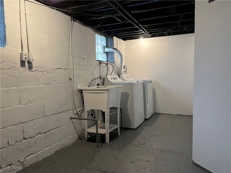 10702 Lamontier Avenue, Cleveland, OH 44104 Photo 28