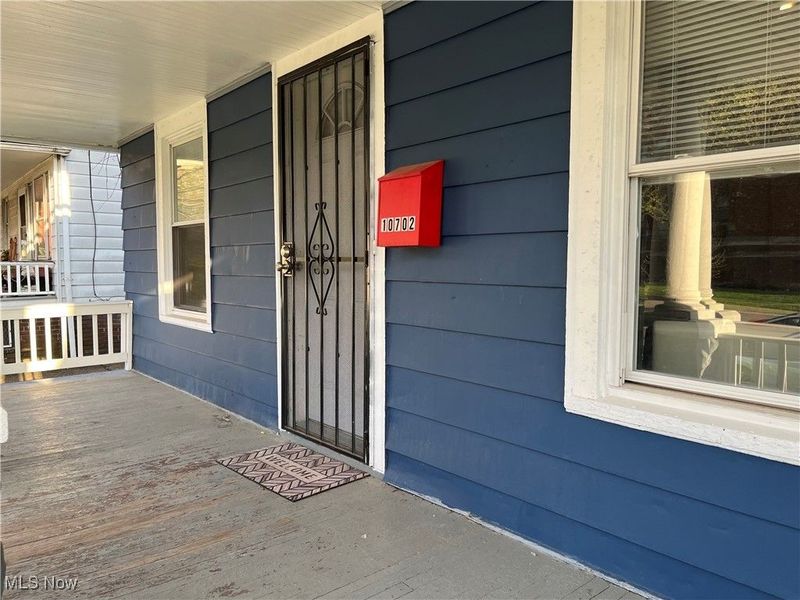 10702 Lamontier Avenue, Cleveland, OH 44104 Photo 3