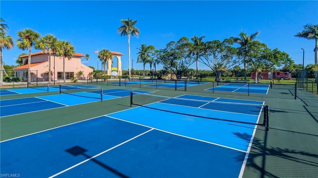 162 Newport Dr, Unit 1207, Naples, FL 34114 Photo