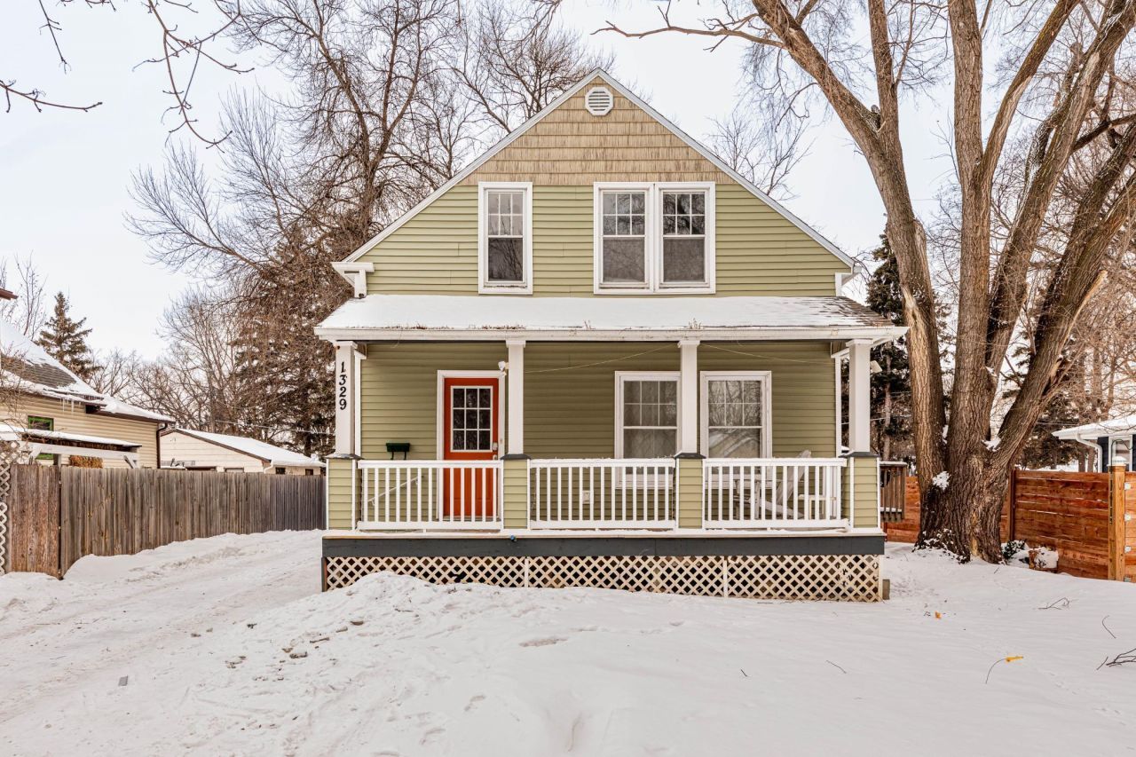 1329 10th Street N, Fargo, ND 58102 Main Photo