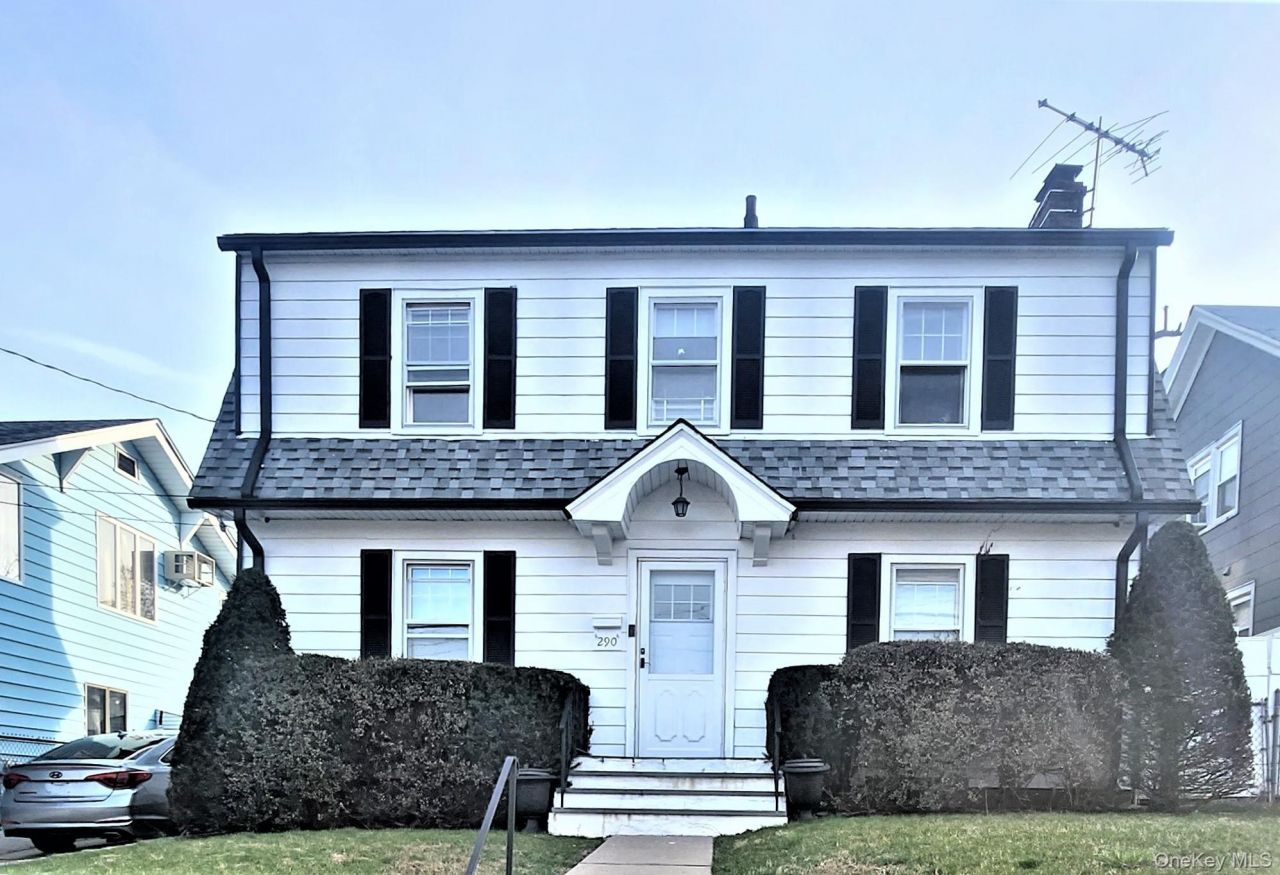 290 Roberts Avenue, Yonkers, NY 10703 Main Photo