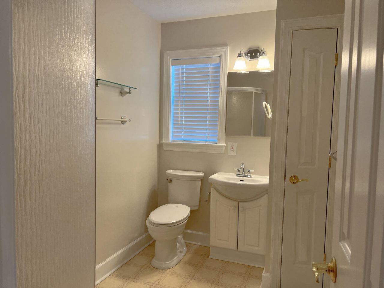 4002 Edenborough Dr. Photo 18