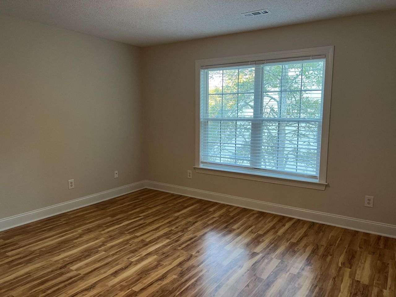 4002 Edenborough Dr. Photo 20