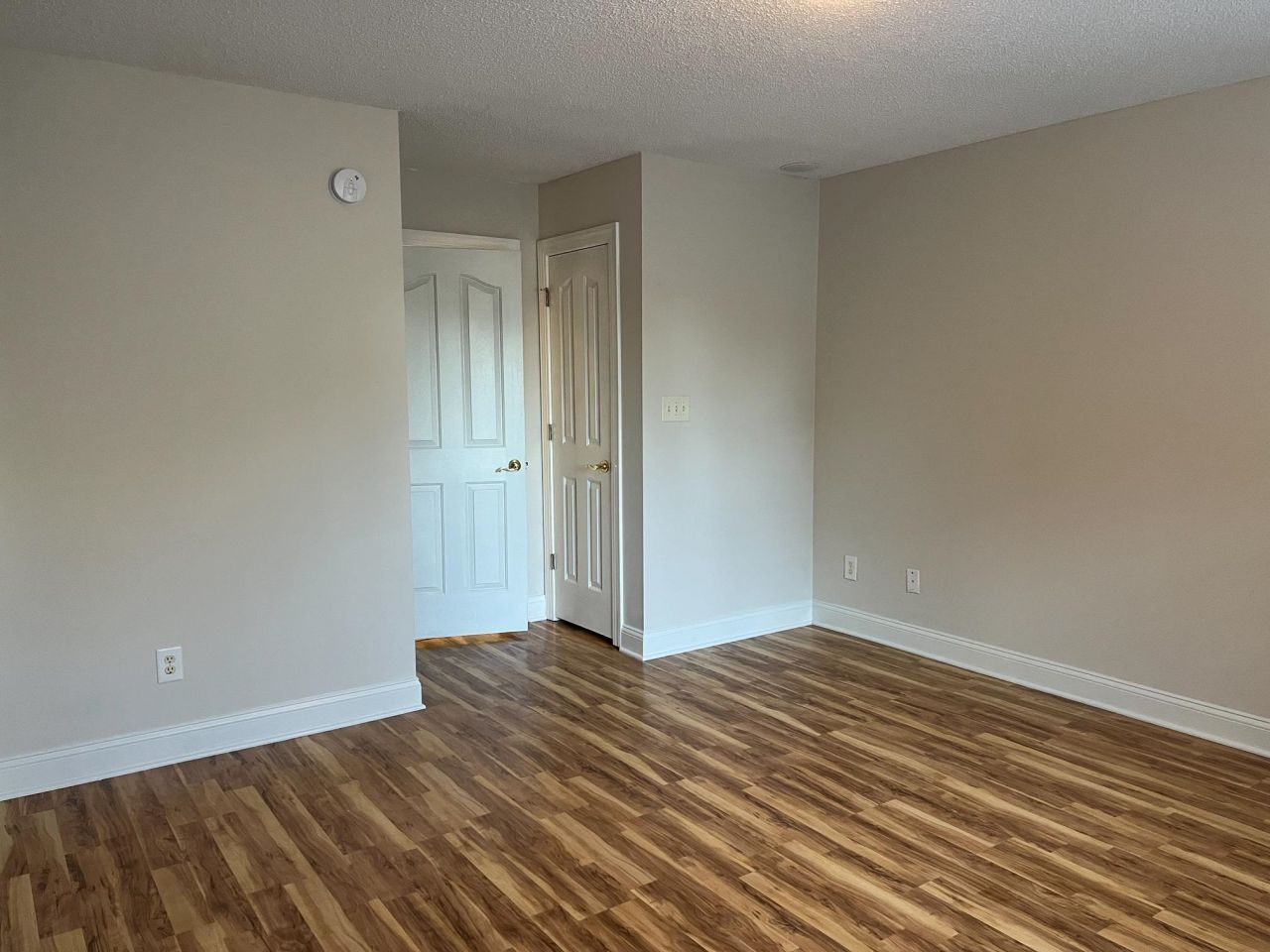 4002 Edenborough Dr. Photo 21