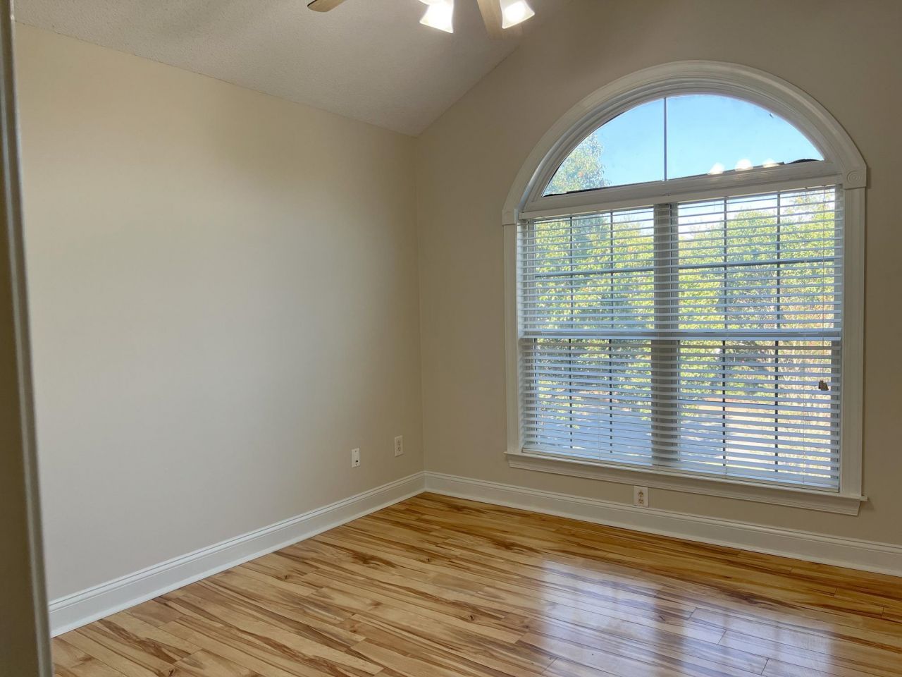 4002 Edenborough Dr. Photo 25