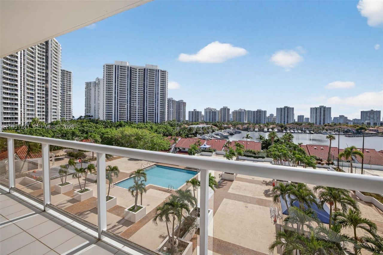 3640 Yacht Club Dr, Unit 708, Aventura, FL 33180 Photo