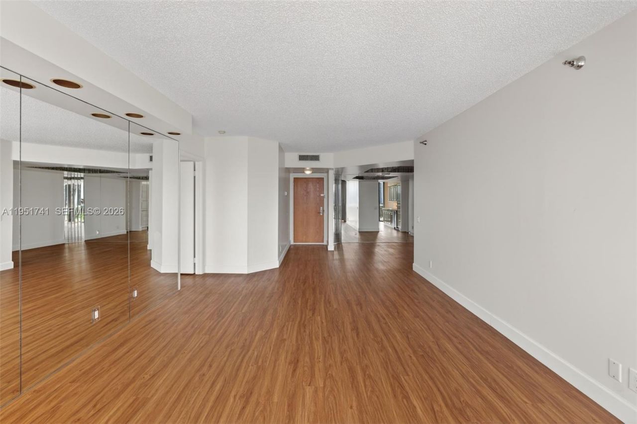 3640 Yacht Club Dr, Unit 708, Aventura, FL 33180 Photo