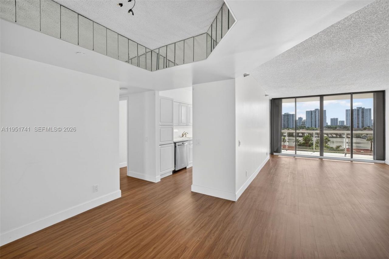 3640 Yacht Club Dr, Unit 708, Aventura, FL 33180 Photo