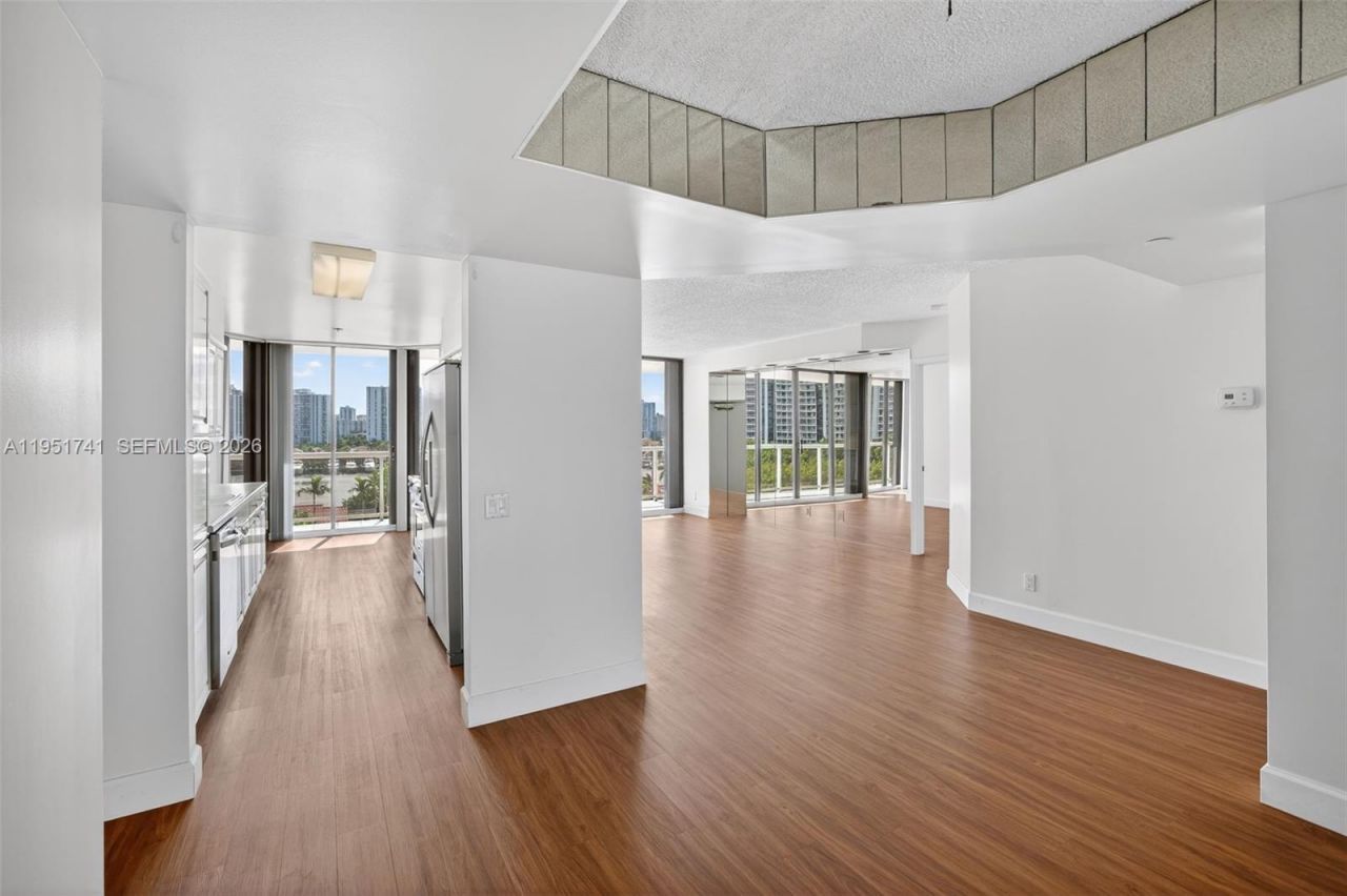 3640 Yacht Club Dr, Unit 708, Aventura, FL 33180 Photo