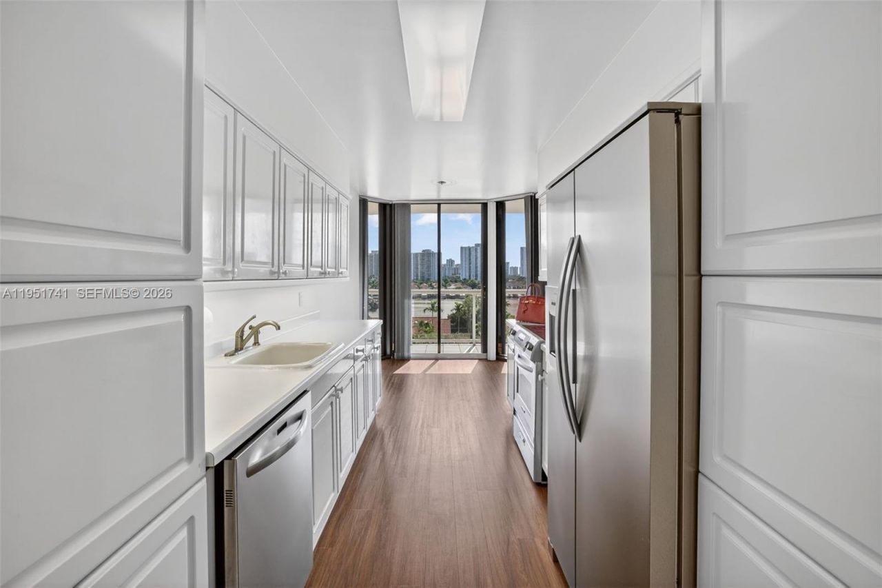 3640 Yacht Club Dr, Unit 708, Aventura, FL 33180 Photo