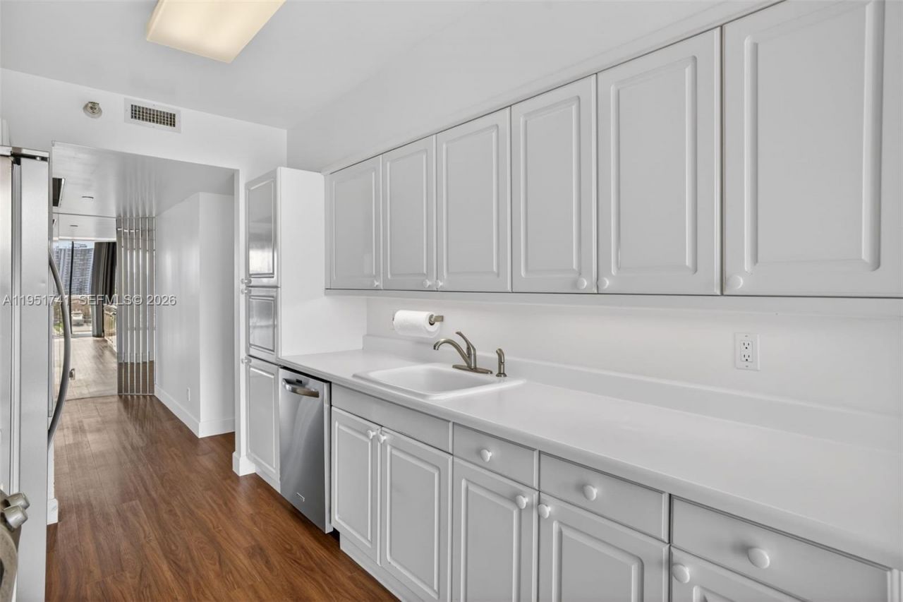 3640 Yacht Club Dr, Unit 708, Aventura, FL 33180 Photo