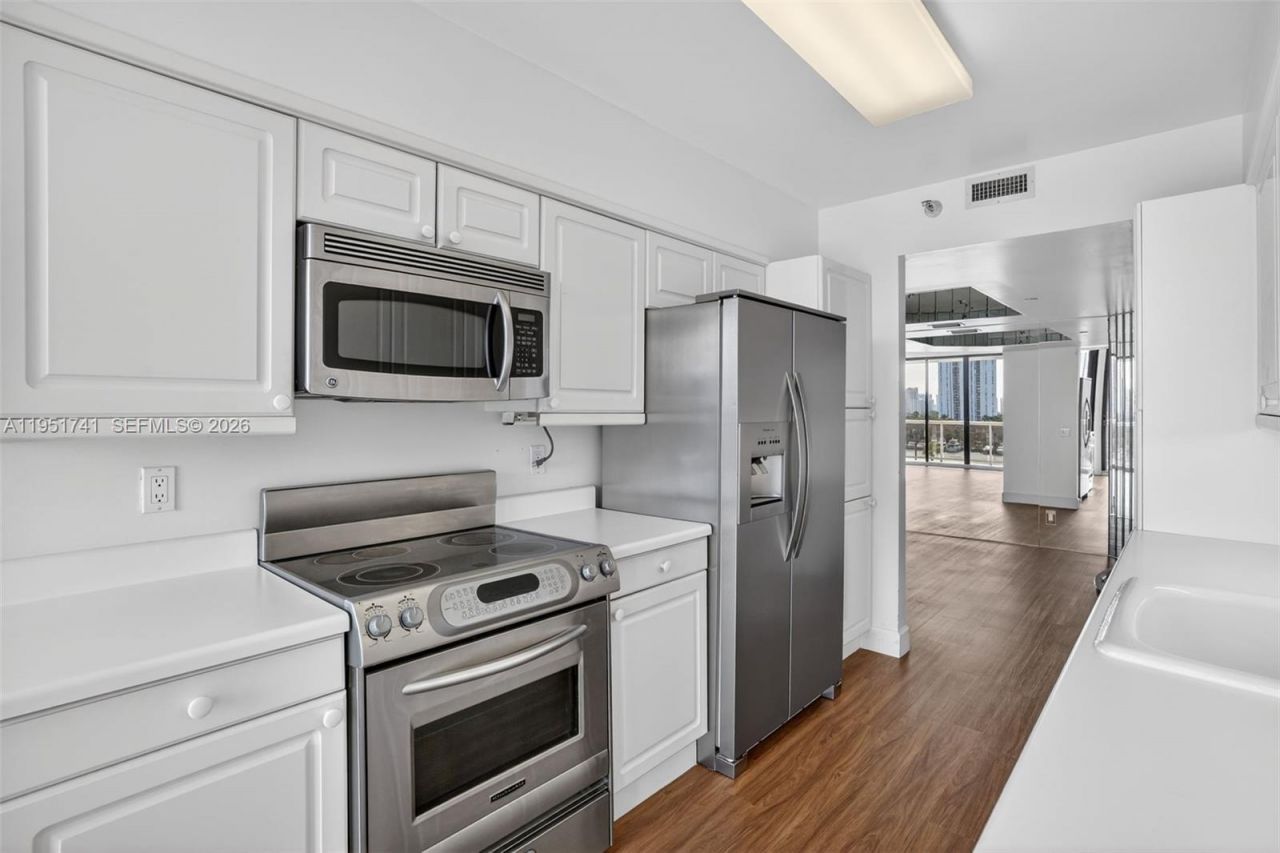 3640 Yacht Club Dr, Unit 708, Aventura, FL 33180 Photo