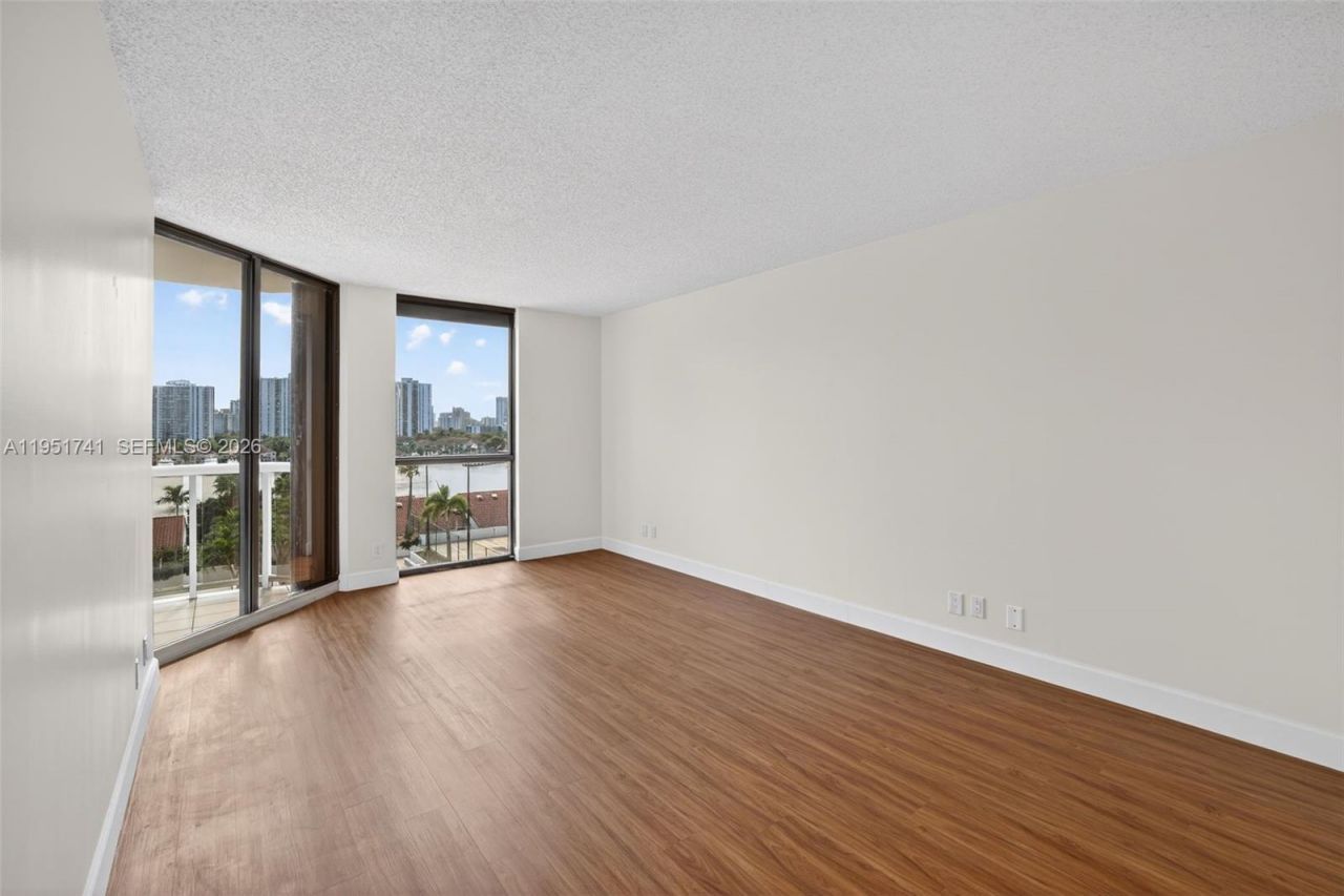 3640 Yacht Club Dr, Unit 708, Aventura, FL 33180 Photo